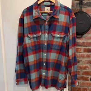 Levi’s Colorful Plaid Button-Up Shirt